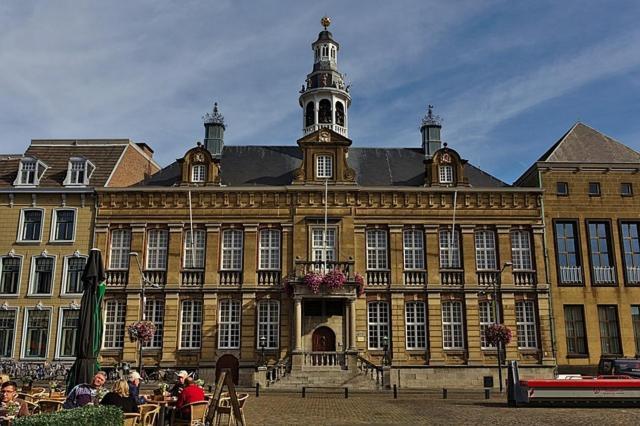 Roermond Uniek Stadspand, Compleet Woonhuis Bagian luar foto