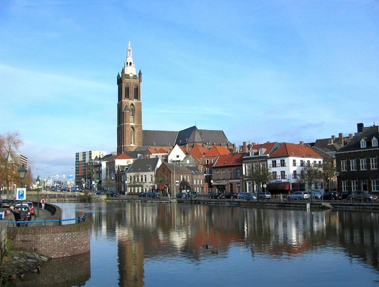 Roermond Uniek Stadspand, Compleet Woonhuis Bagian luar foto